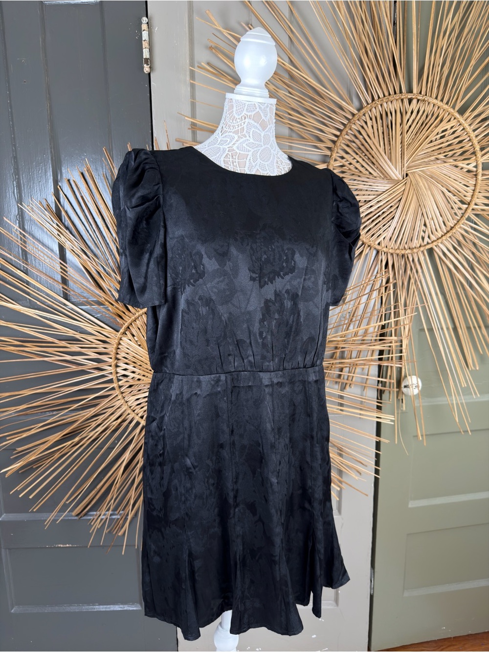 Express NWT Satin Brocade Floral Black Dress Puffed Sleeves Women’s XL